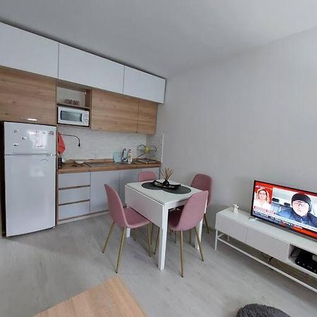 City Center Chic, Urban Apartment Skopje Luaran gambar