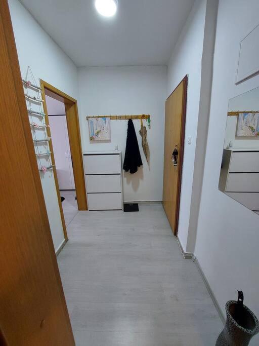 City Center Chic, Urban Apartment Skopje Luaran gambar