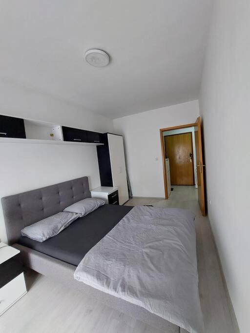 City Center Chic, Urban Apartment Skopje Luaran gambar
