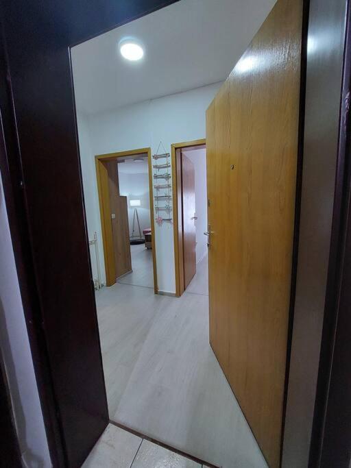 City Center Chic, Urban Apartment Skopje Luaran gambar
